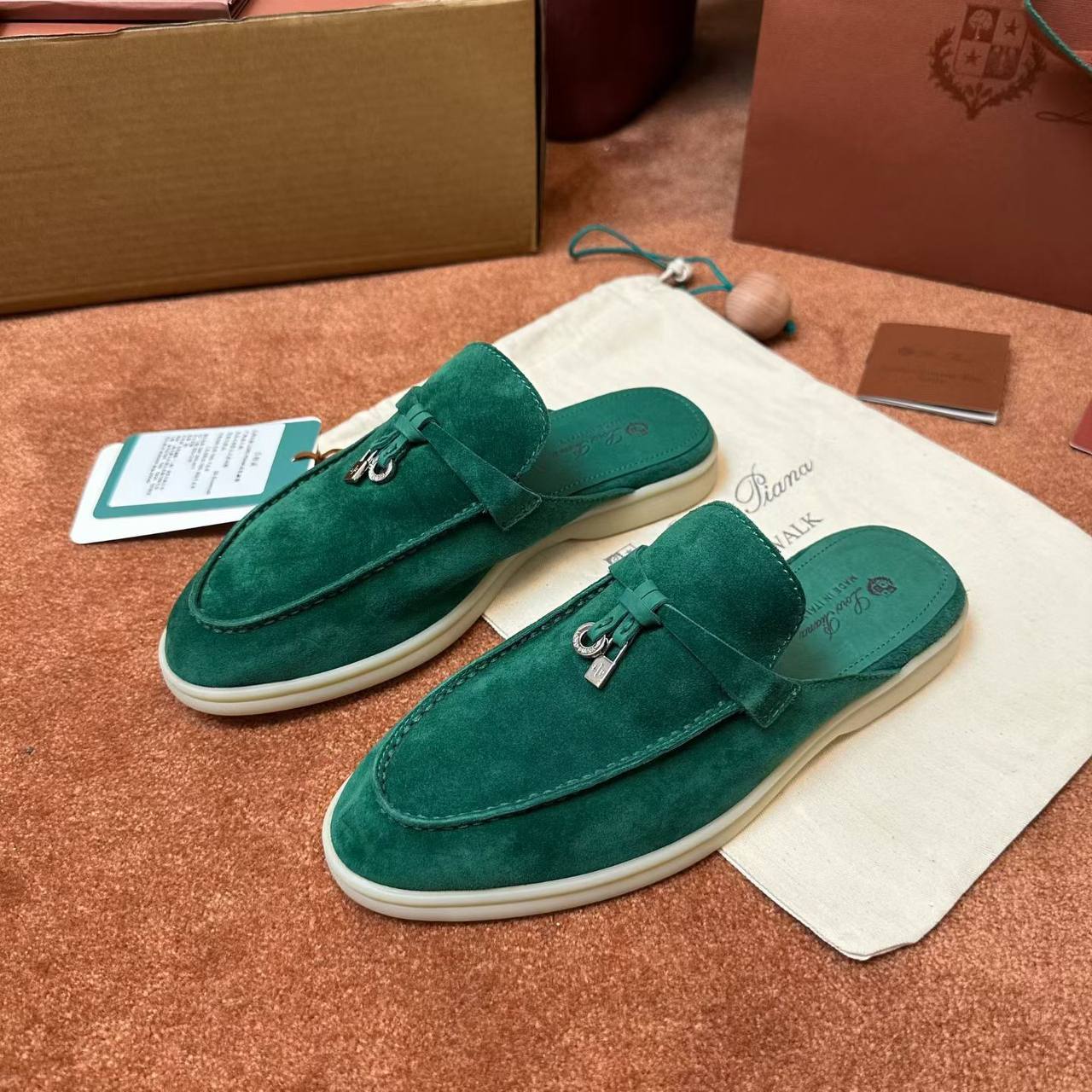 photo_2026-05-23_02.09.48.jpg Loro Piana Open Walk - Emerald Green Suede - الصورة 1