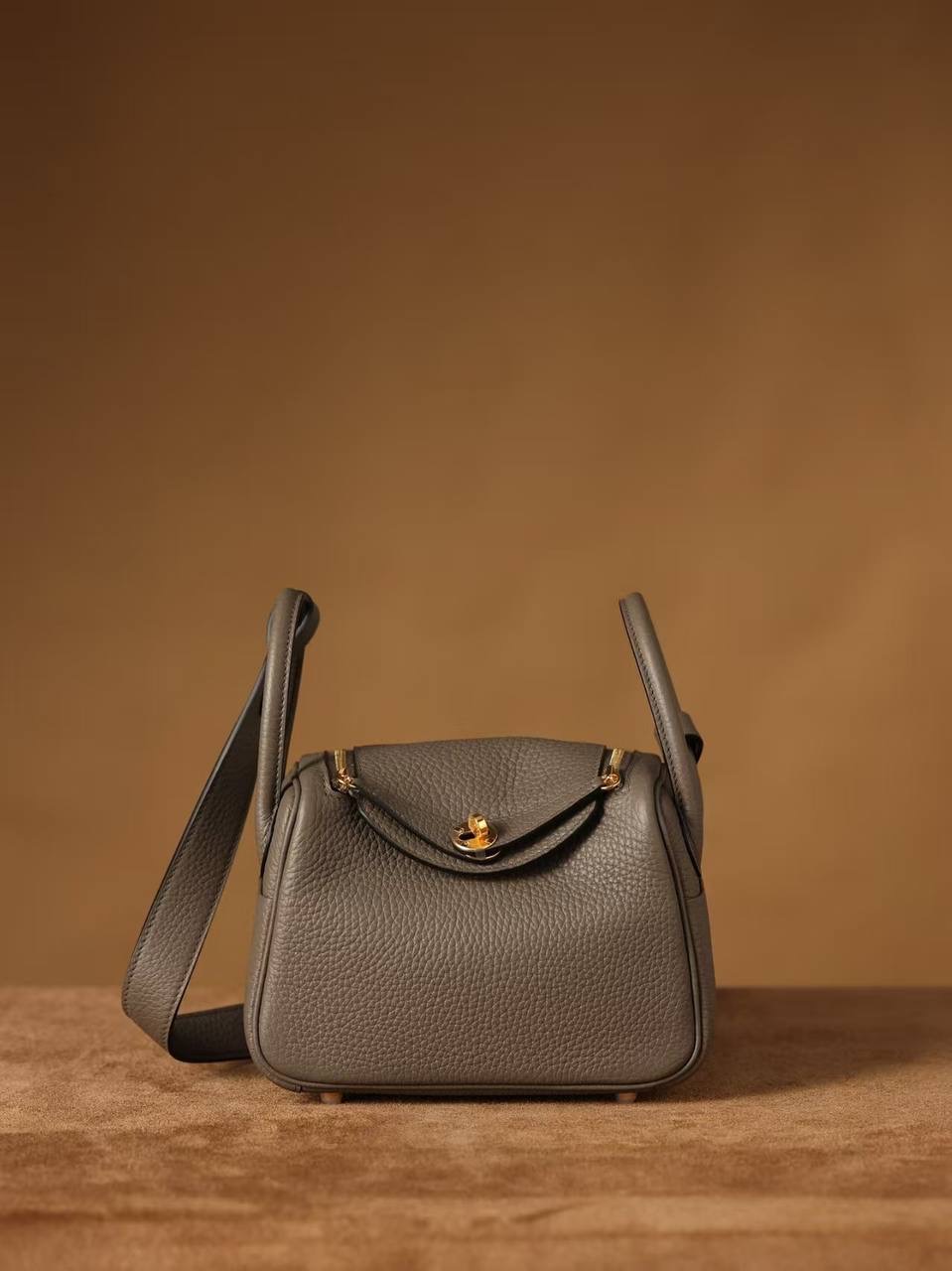 IMG_0883 Hermès Lindy Bag - الصورة 1